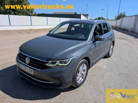 VOLKSWAGEN - TIGUAN