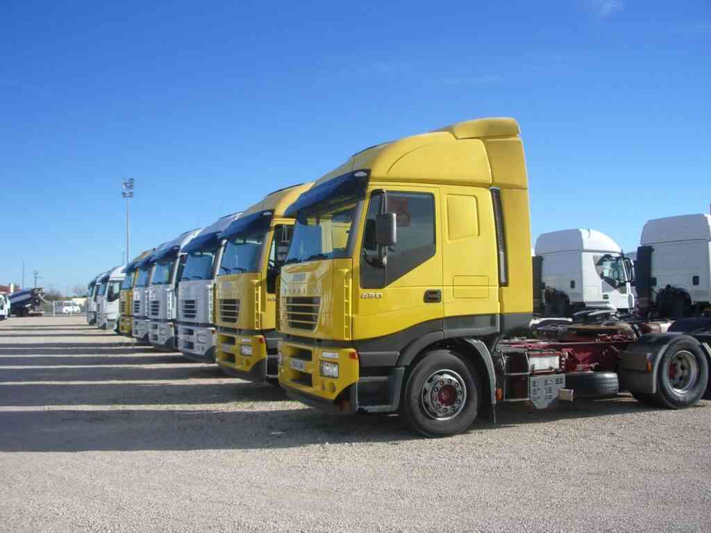Tratores no campo Vallor Trucks