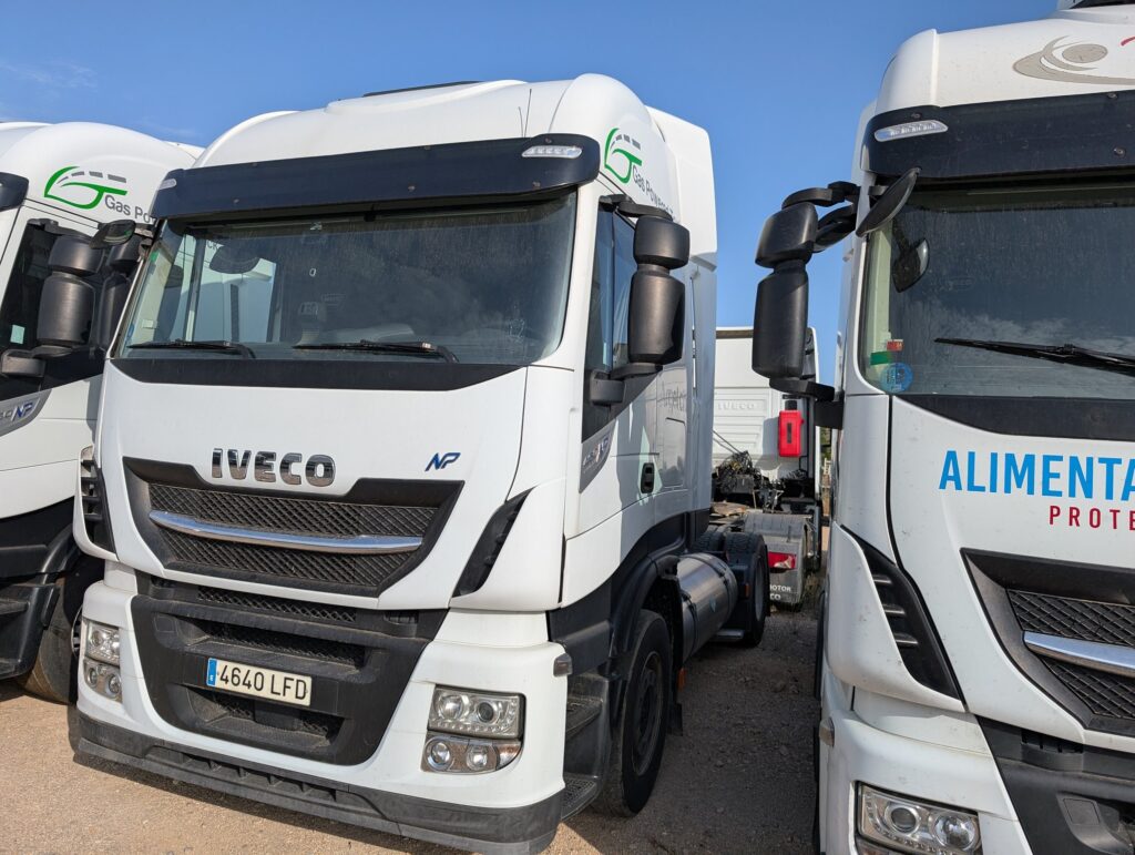 13498 – STRALIS AS 460 LNG