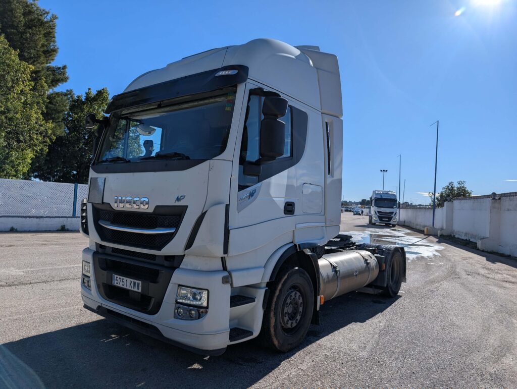 13867 – STRALIS AS 460 LNG