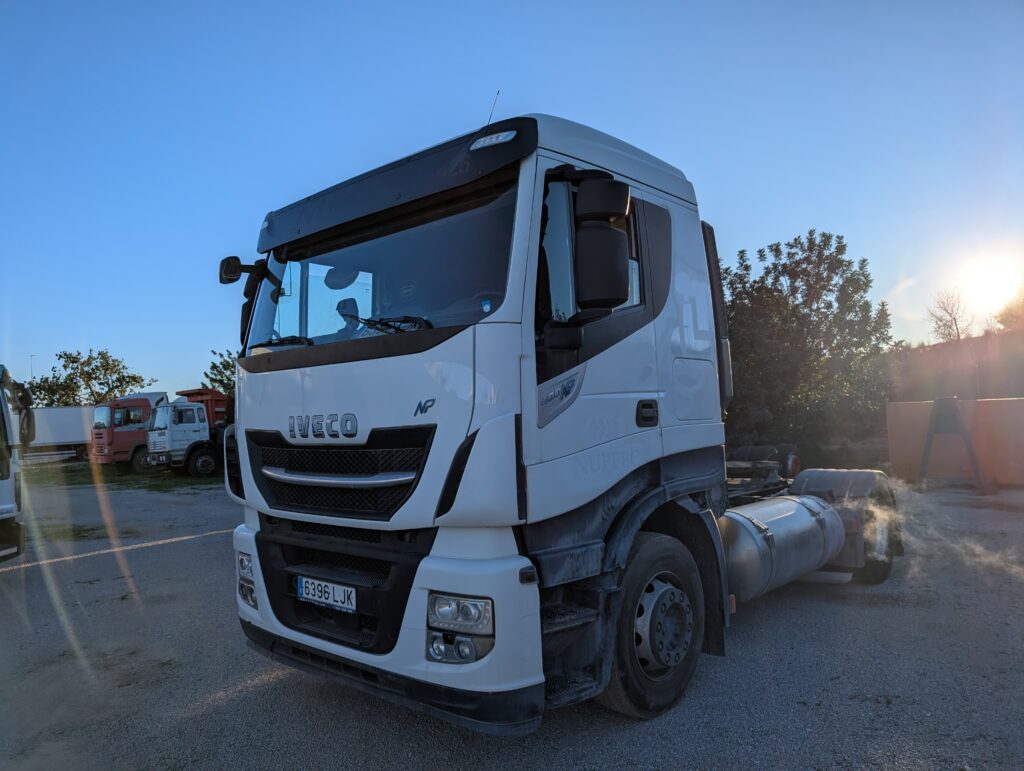 13871 – STRALIS AS 460 GNL