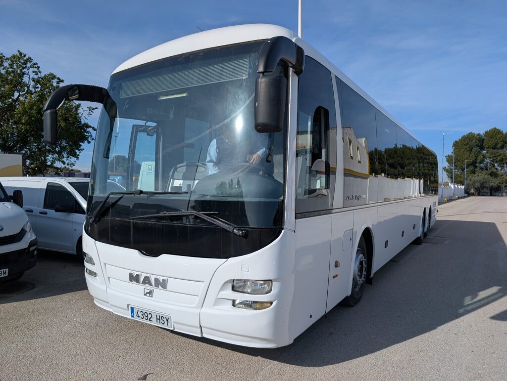 13838 – BUS MAN