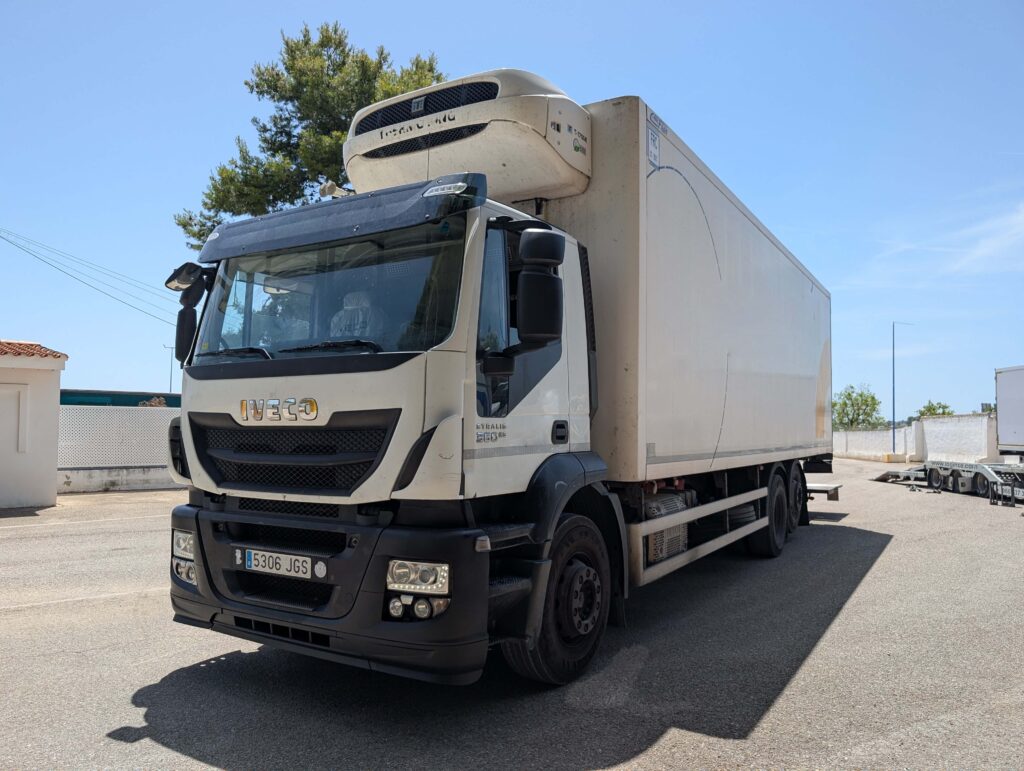 14114 – STRALIS AD260